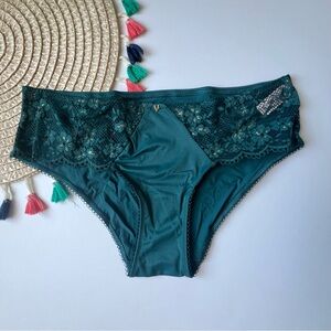 Victoria's Secret Hiphugger Panty in Lace Trim Black Ivy Shimmer Small NEW